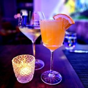 Woods Restaurant & Bar